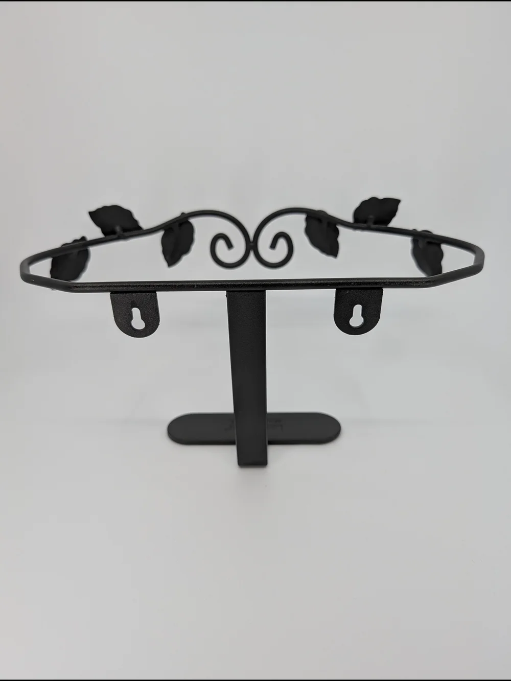 Longaberger 2005 Wall Vase Basket/Planter & Wrought Iron Stand/Hanger w/Leaves